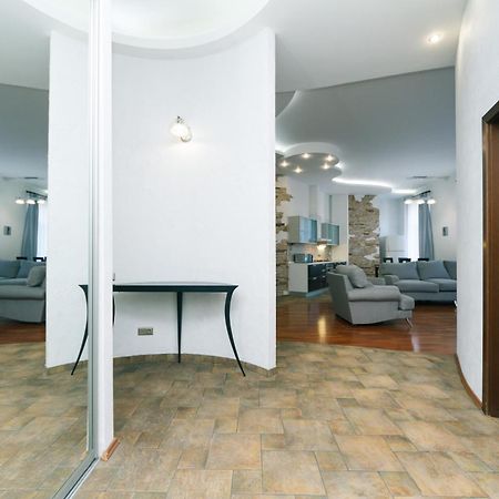 Lux Near Maidan, Khreschutyk 3Br Apartamento Kiev Exterior foto