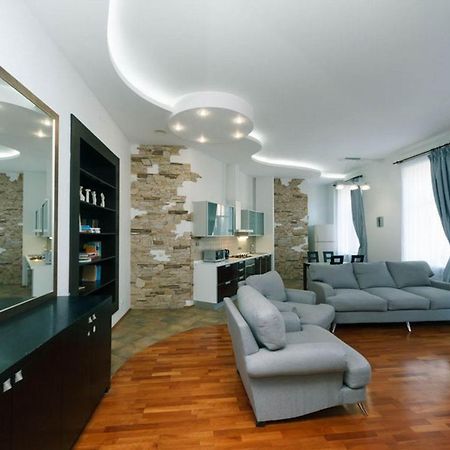 Lux Near Maidan, Khreschutyk 3Br Apartamento Kiev Exterior foto