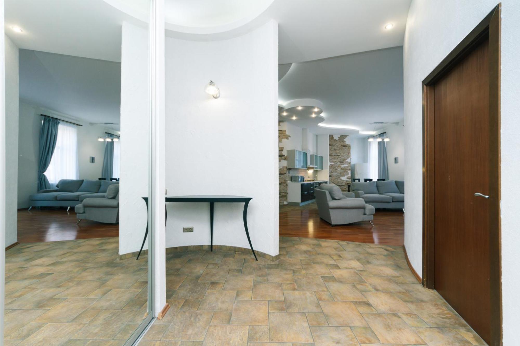 Lux Near Maidan, Khreschutyk 3Br Apartamento Kiev Exterior foto