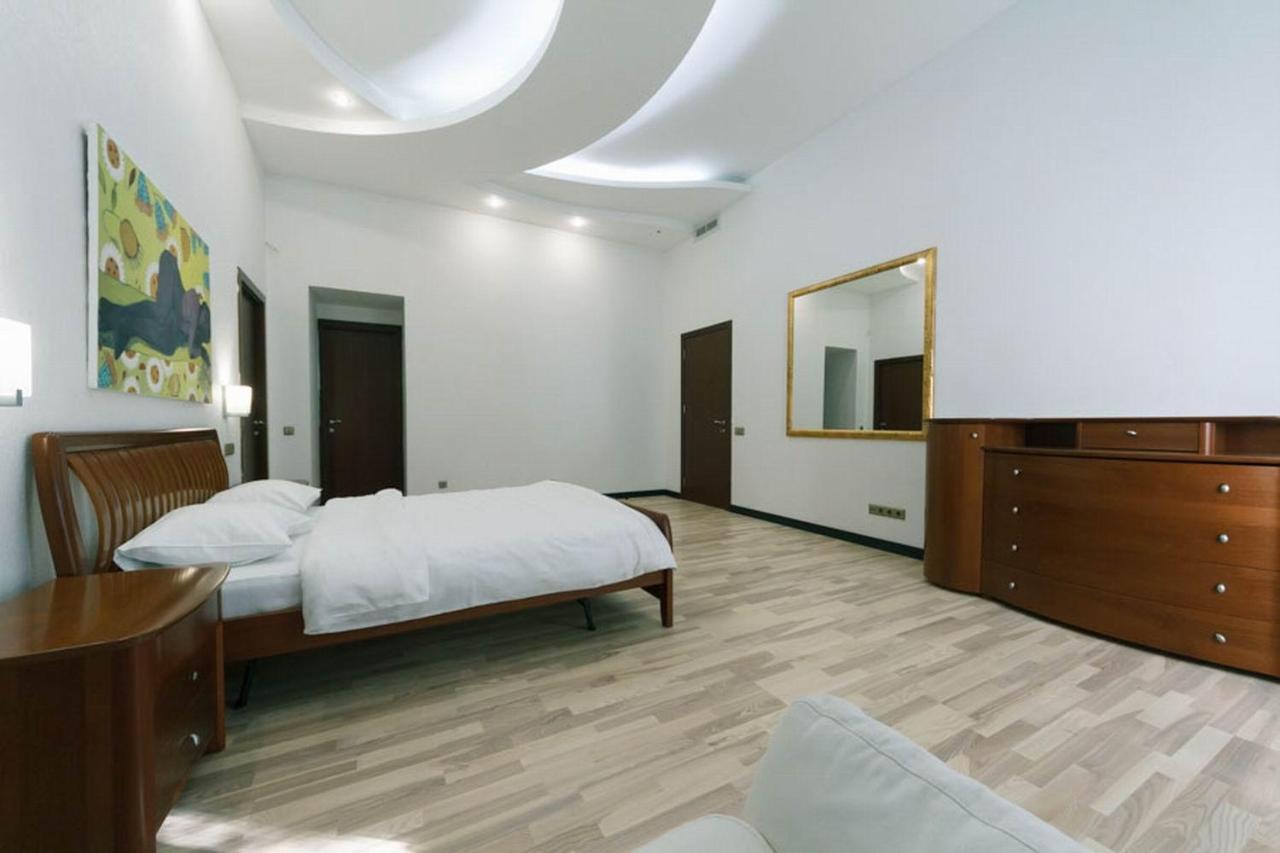 Lux Near Maidan, Khreschutyk 3Br Apartamento Kiev Exterior foto