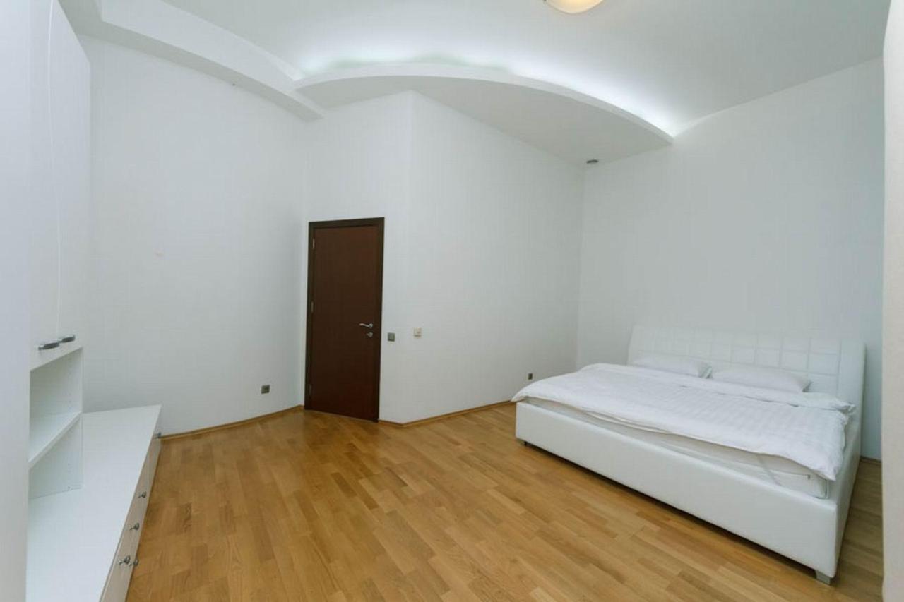 Lux Near Maidan, Khreschutyk 3Br Apartamento Kiev Exterior foto