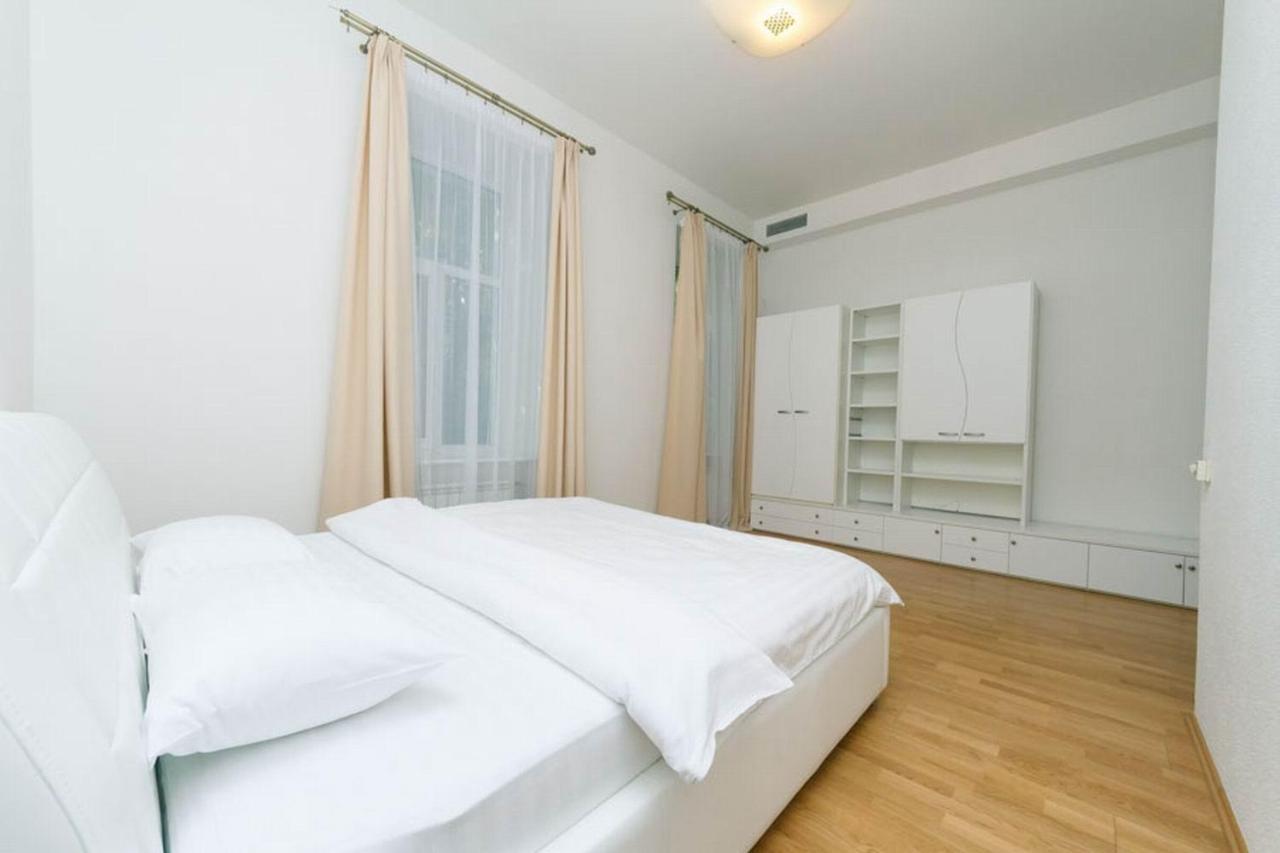 Lux Near Maidan, Khreschutyk 3Br Apartamento Kiev Exterior foto