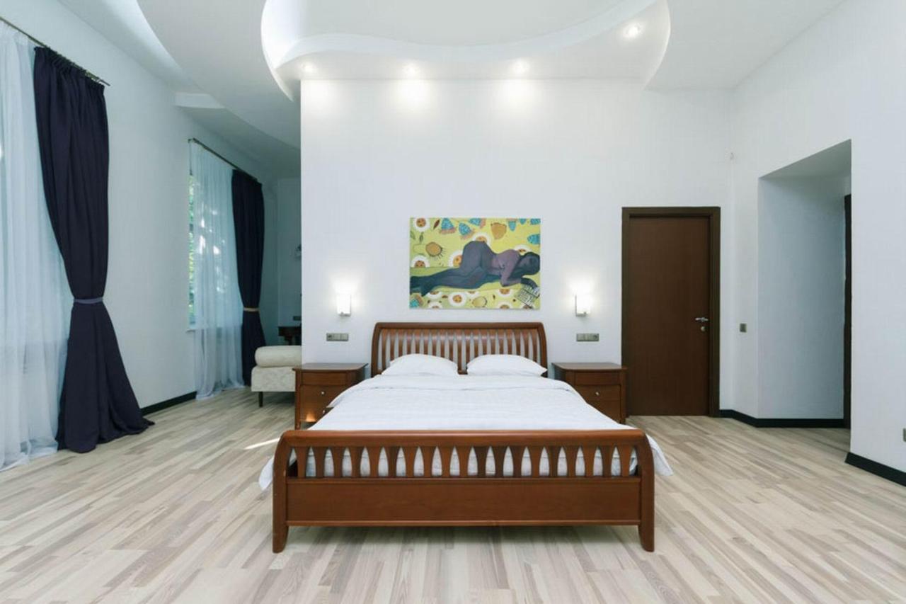 Lux Near Maidan, Khreschutyk 3Br Apartamento Kiev Exterior foto
