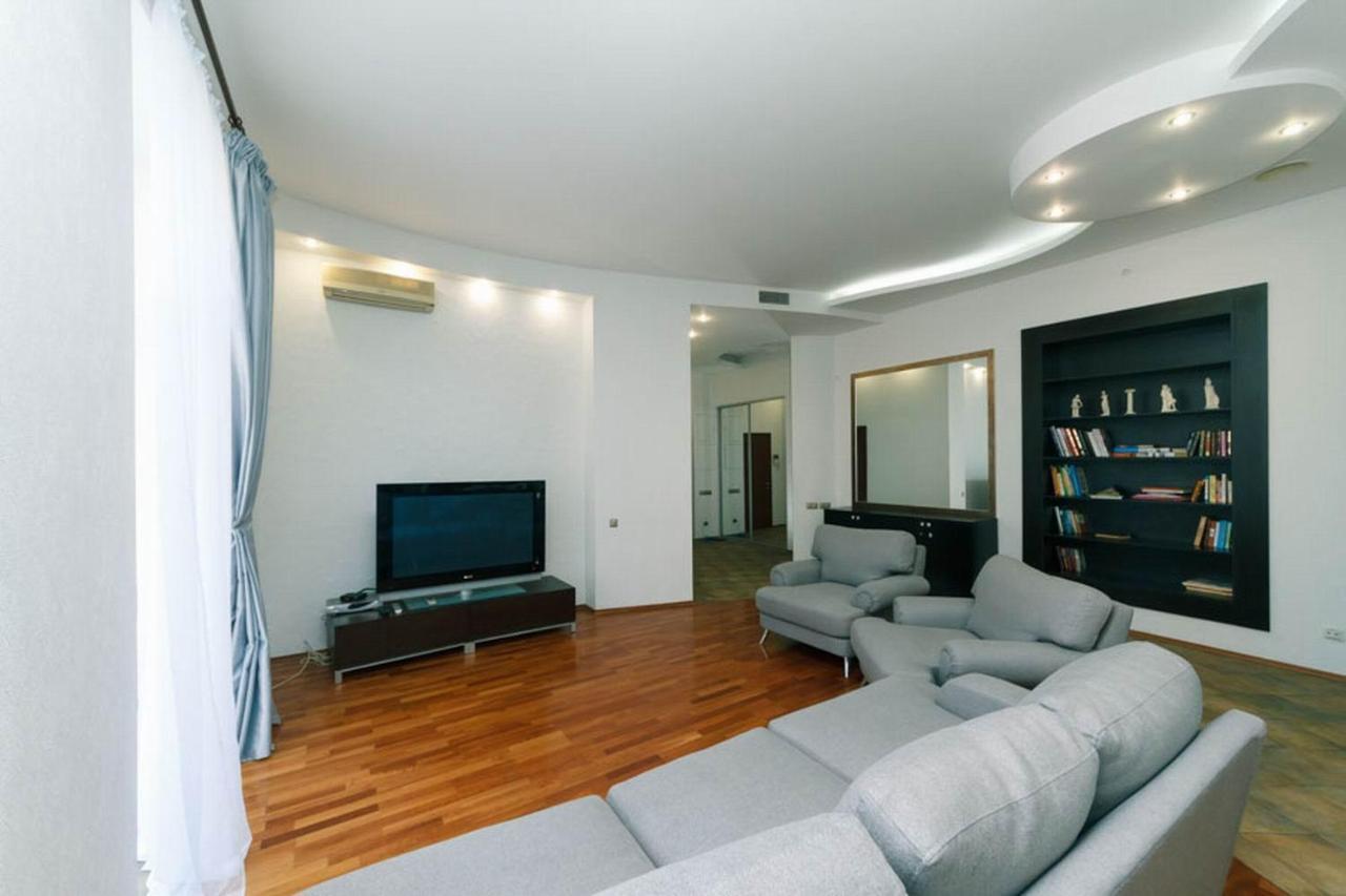 Lux Near Maidan, Khreschutyk 3Br Apartamento Kiev Exterior foto